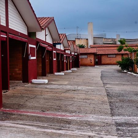 Hotel E Motel Madrugada Itu Kültér fotó