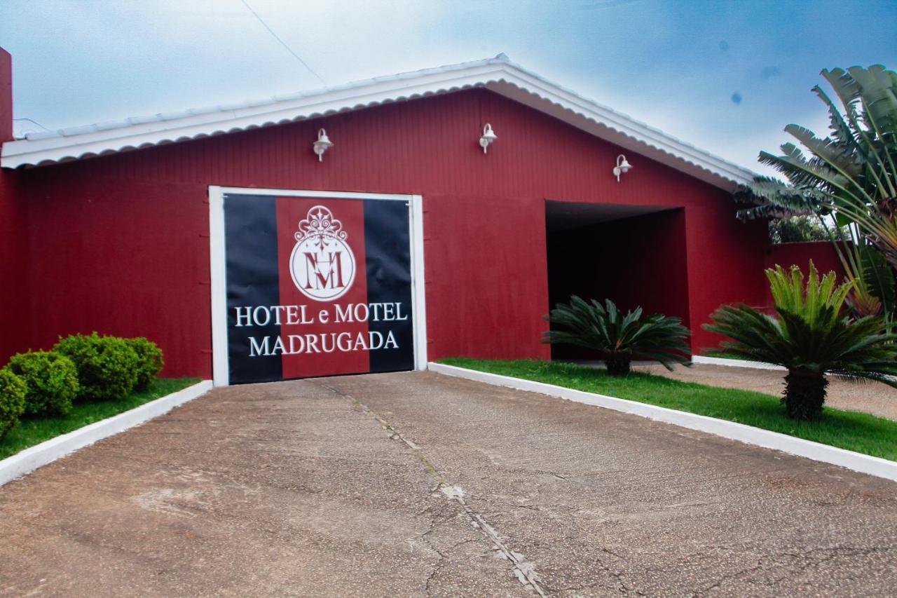 Hotel E Motel Madrugada Itu Kültér fotó