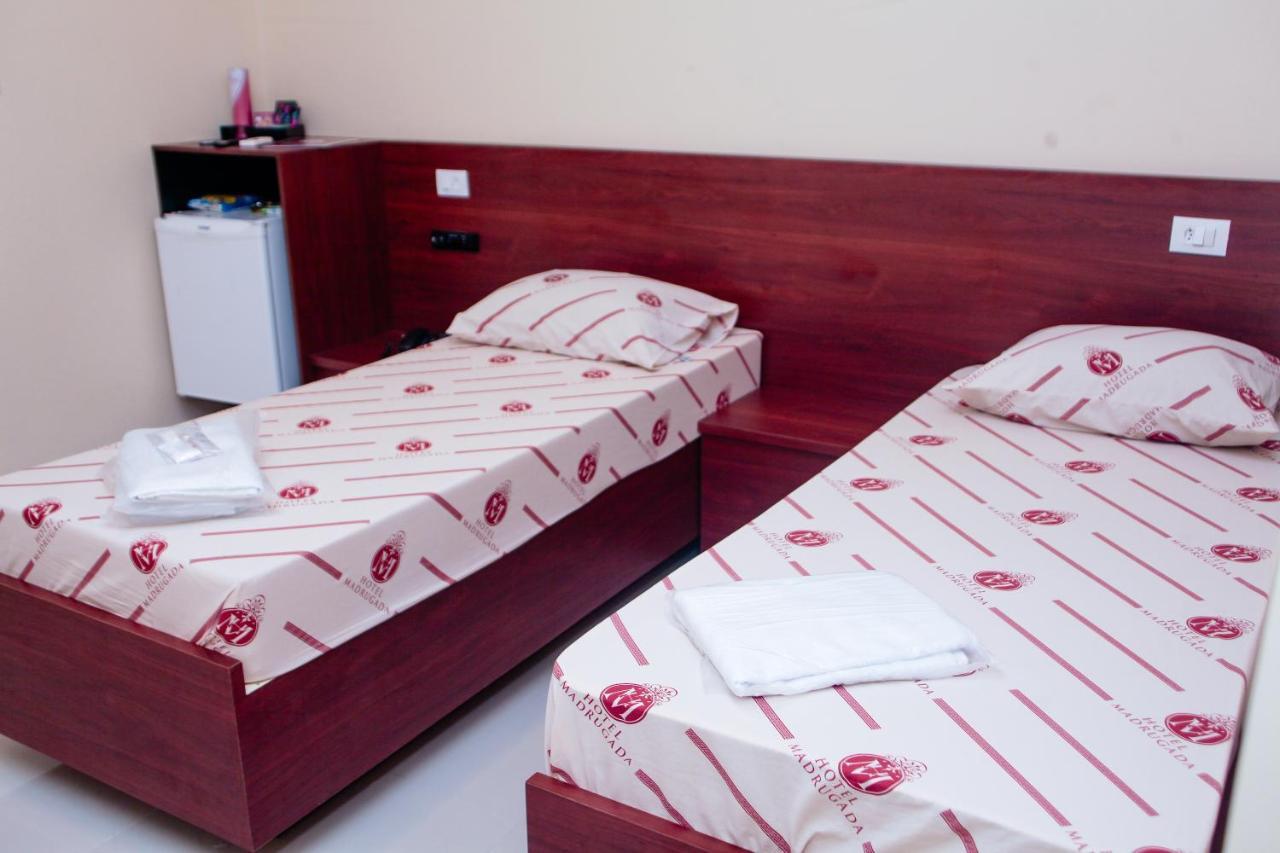 Hotel E Motel Madrugada Itu Kültér fotó